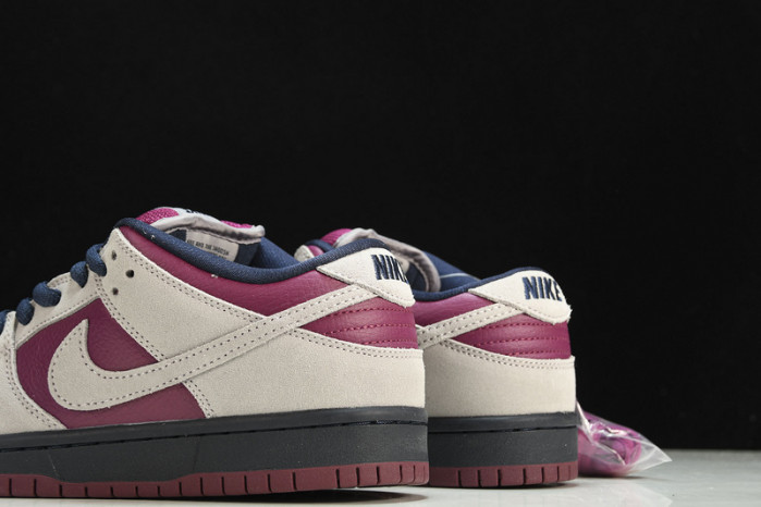 nike sb dunk low atmosphere grey true berry bq6817-001