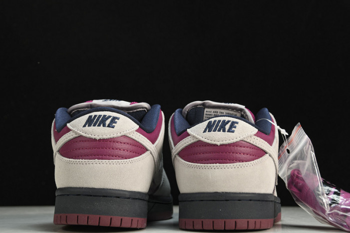 nike sb dunk low atmosphere grey true berry bq6817-001