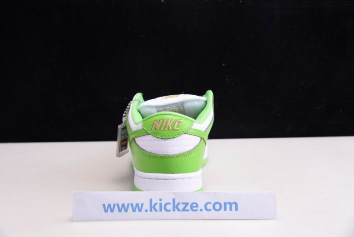 nike sb dunk low "s*upre*me - mean green" - dh3228-101