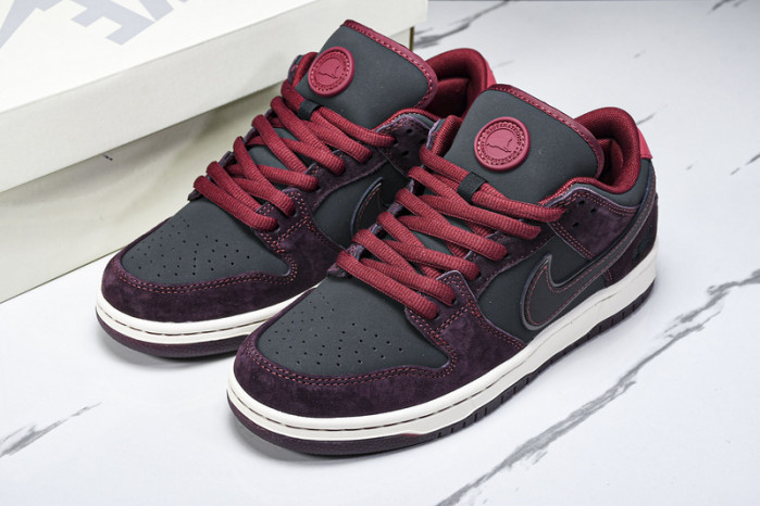 Riot Skateshop Nike SB Dunk Low FZ1289-200