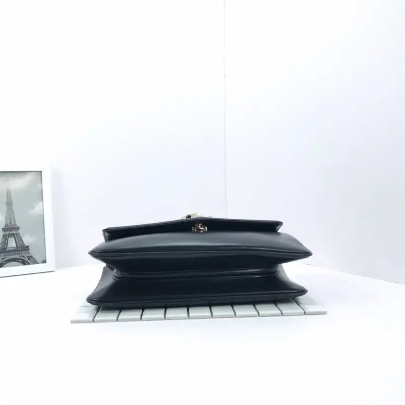 G*u*i bags 19b57b0021