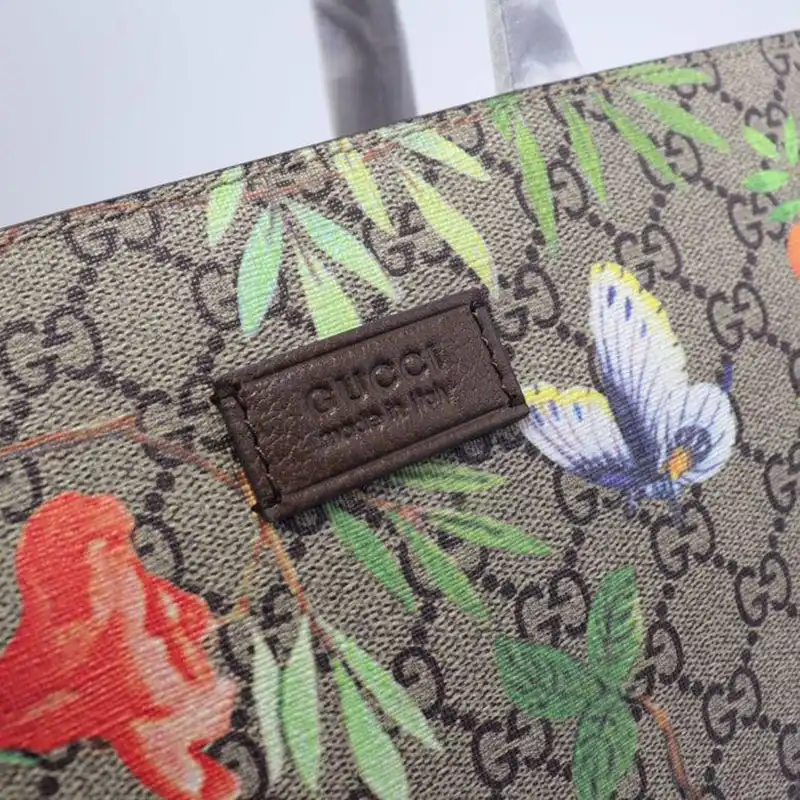 G*u*i tote bags 19gm0009