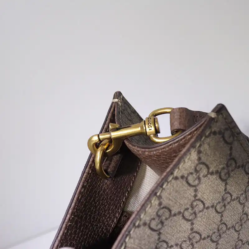 G*u*i tote bags 19gm0014