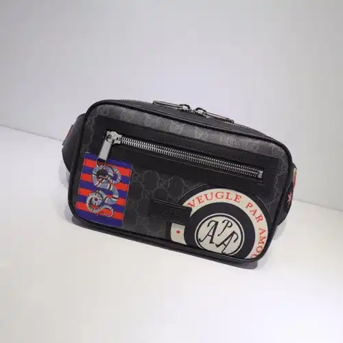 G*u*i belt bags 19gm0017