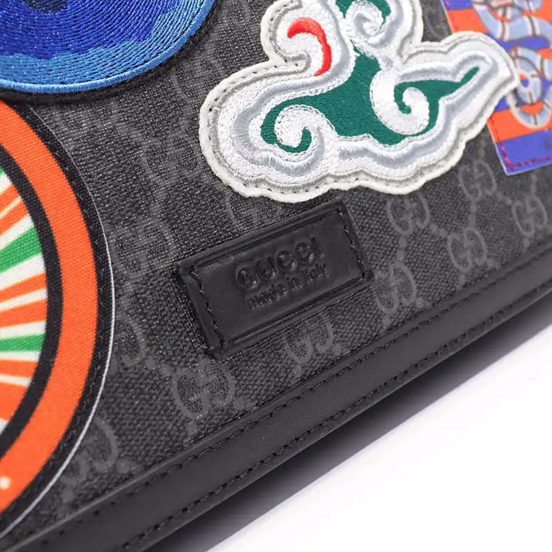 G*u*i messenger bags 19gm0019