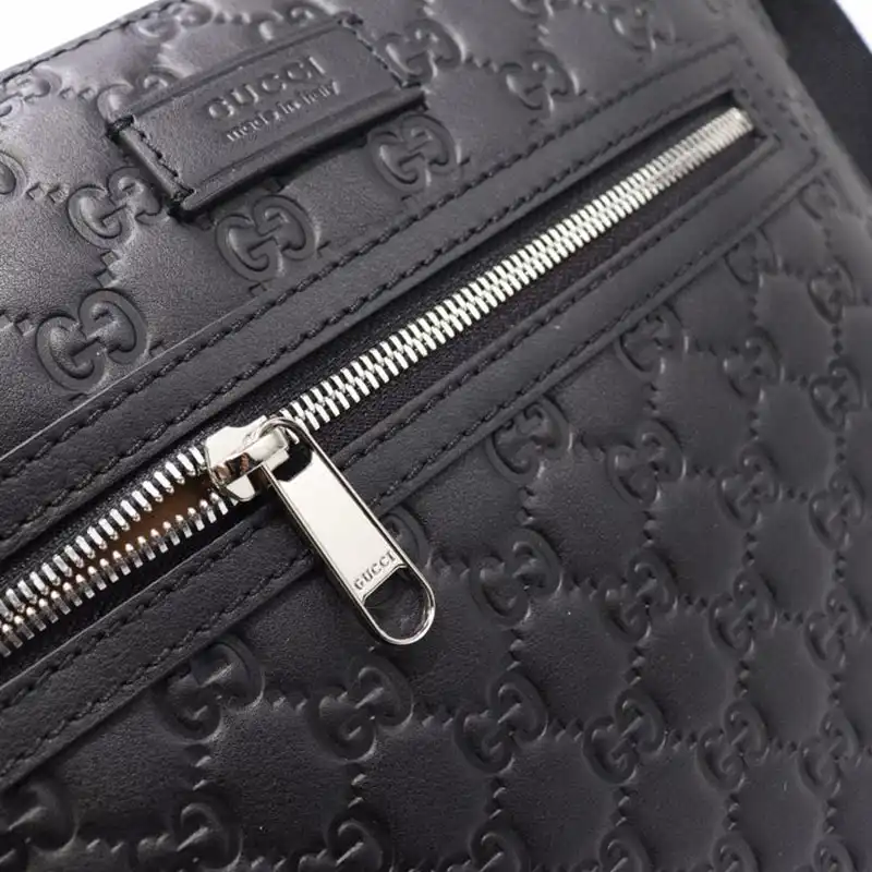 G*u*i crossbody bag 19gm0048