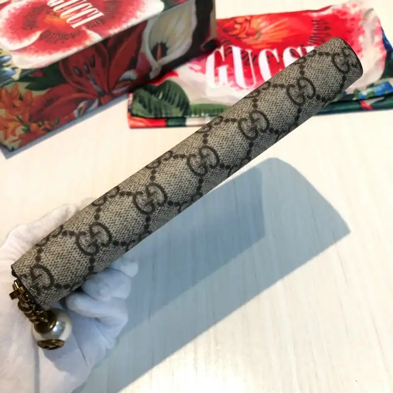 G*u*i bags 20guc0210