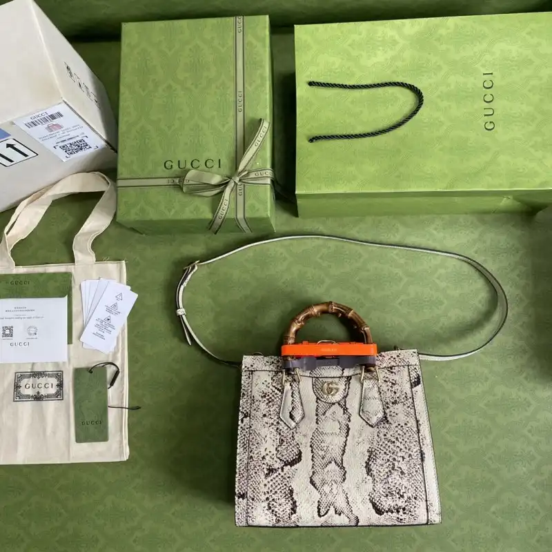 G*u*i s bags 2108ya0018