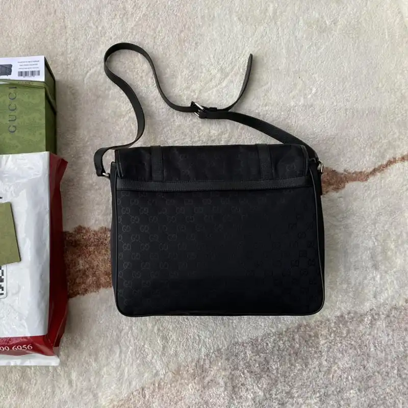 G*u*i s bags 2108ya0088