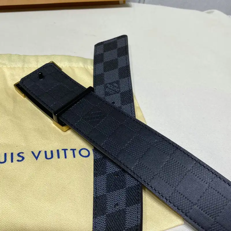 LV Belts 2204XA0002