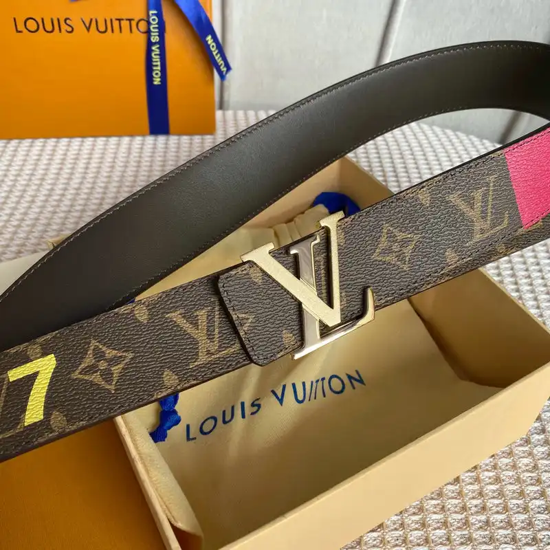 LV Belts 2204XA0028