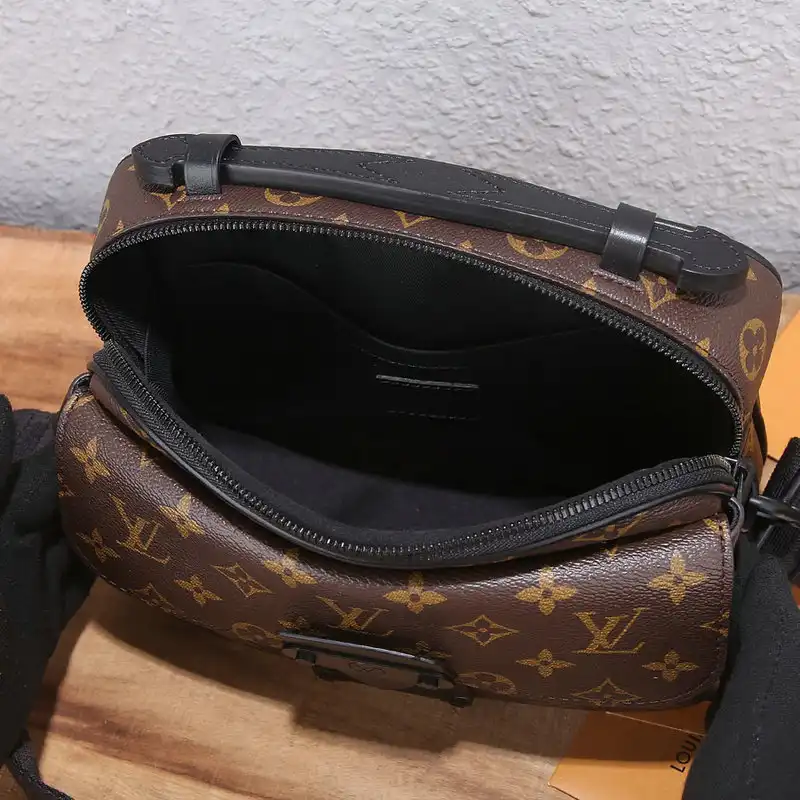 LV Bag 2207YA0006
