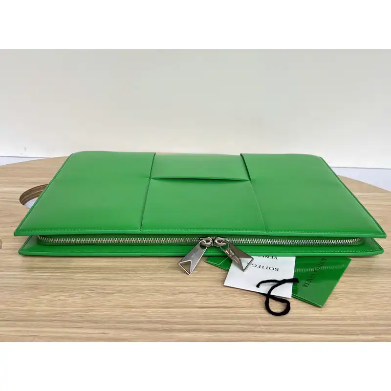 Bottega Veneta Bag 2209SF0027