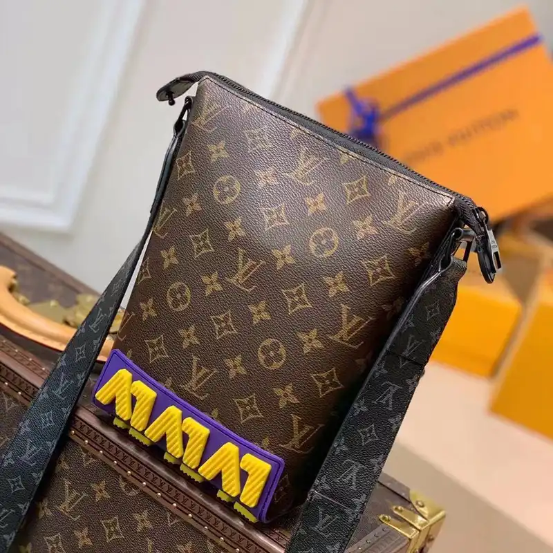 LV Bag 2305HT0021