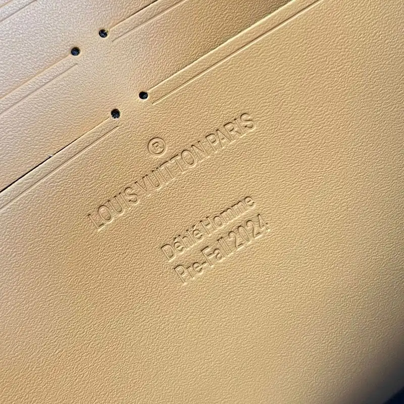 G*u*i bags 2407ya0022