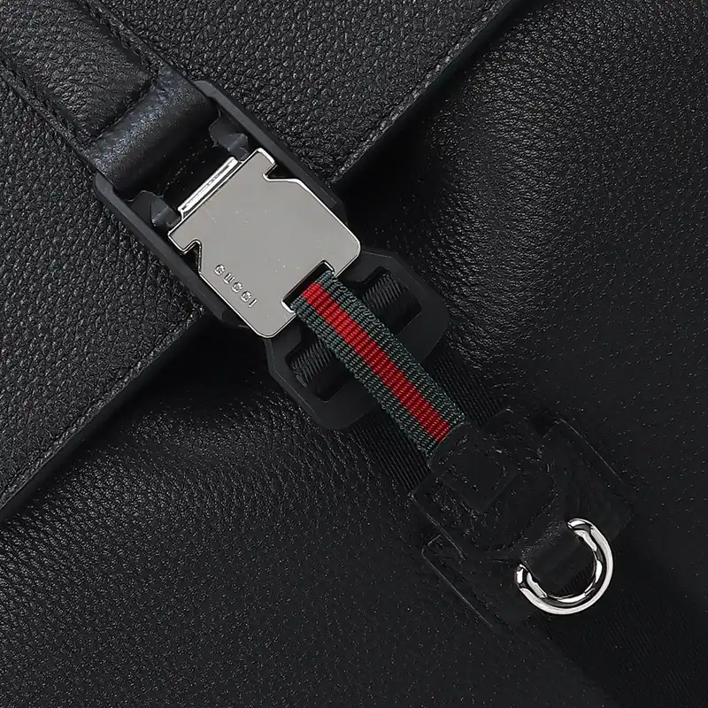 G*u*i bags 2411ya0203