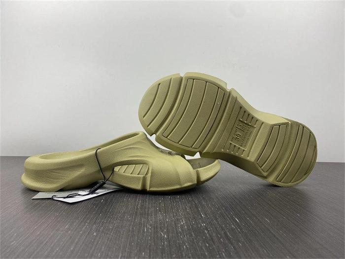 Lightweight BLCG SLIPPERS 5584