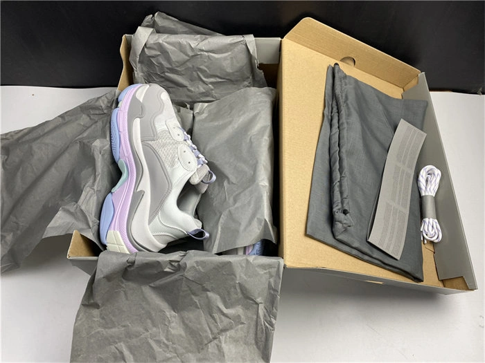 Timeless BLCG TRIPLE SNEAKER 536737 W2FW1 4540