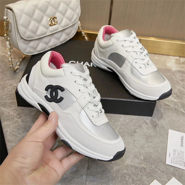 Supportive Chanal Sneakers 2208