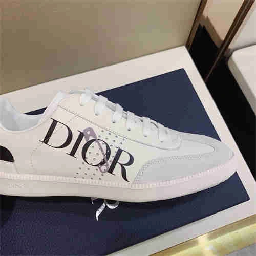 Contemporary DR Sneaker 1139