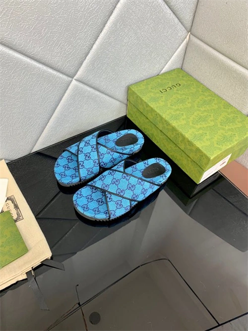 Unique Gocci Slipper 5742