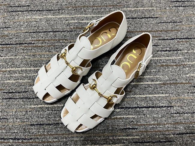 G*u*i sandals packable 365