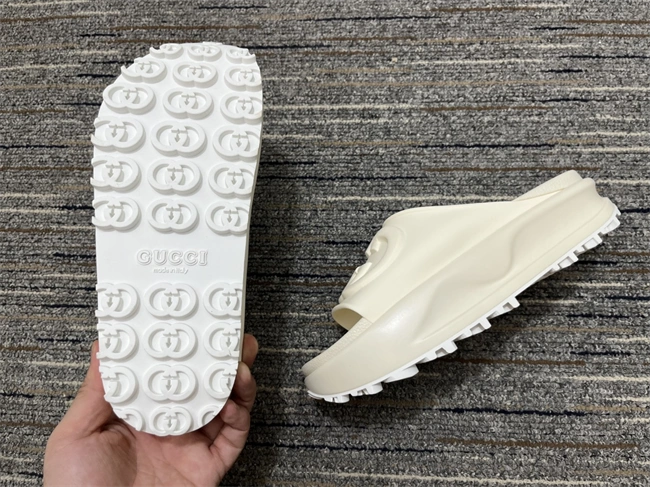 G*u*i slide snug 400