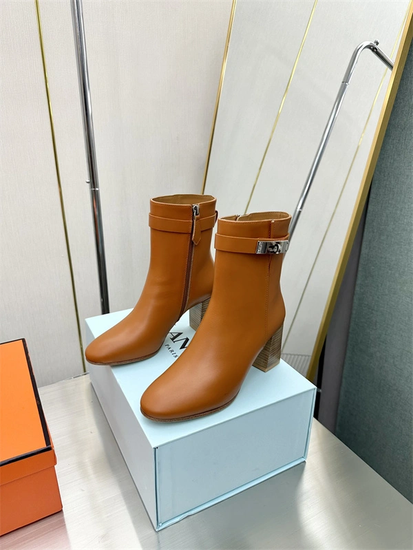 Comfortable H Boot 2416