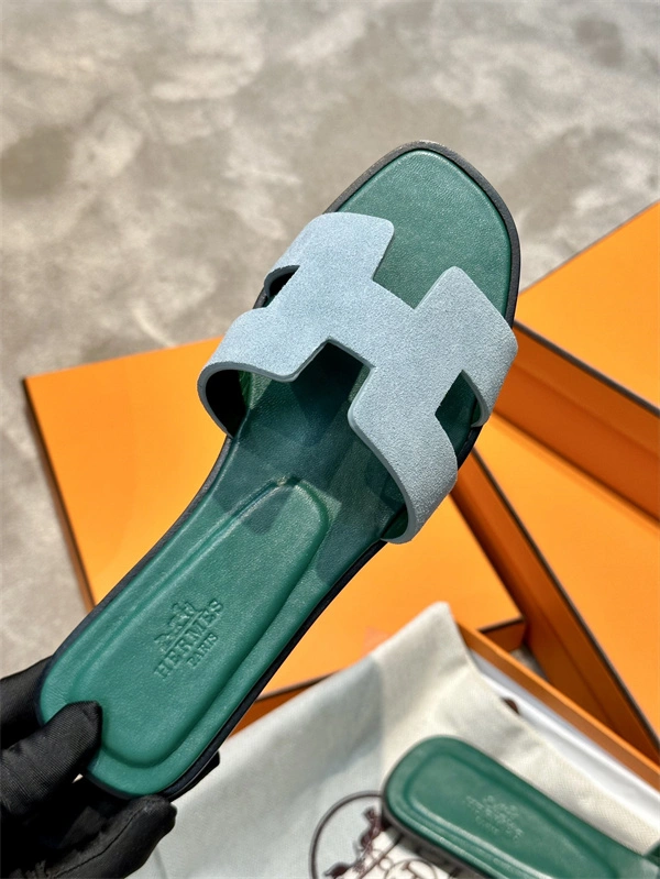 Unique H Slipper 2387