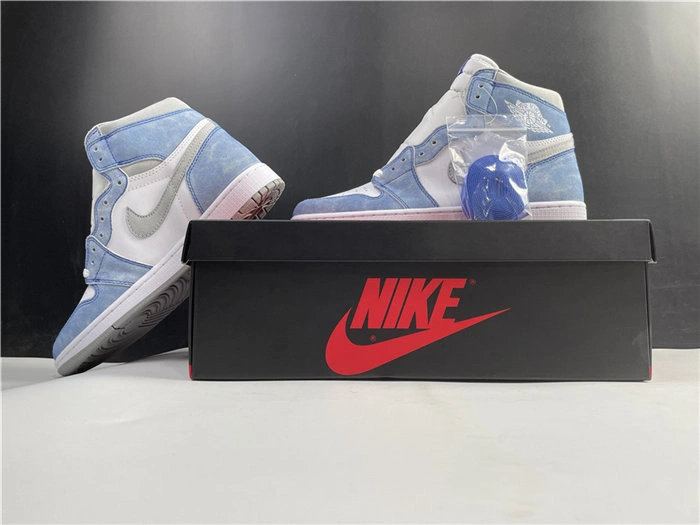 Sustainable Jordan1 Retro Hyper Royal Smoke Grey 555088- 3603