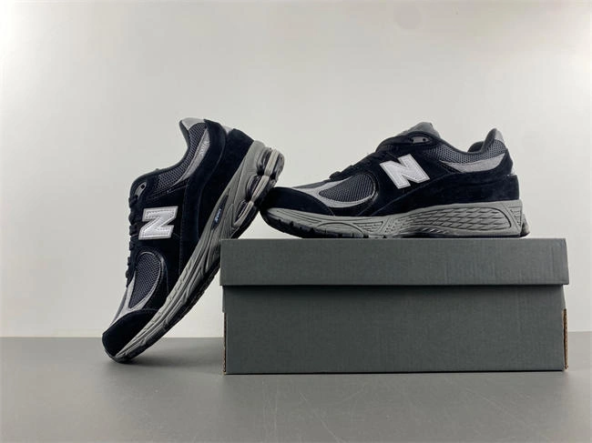 GoodFit New Balance 2002R Black Dark Grey White M2002RR 5825