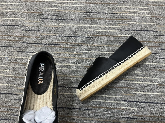 Durable Prada Leather Sneaker 3315