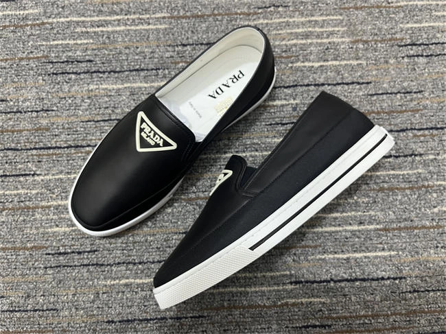 Durable Prada Leather Sneaker 3315