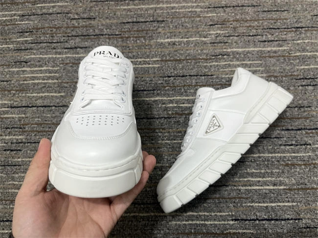 Prada Sneaker Affordable 3371
