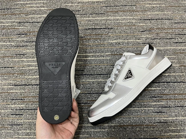 Stylish Prada Sneaker 3369